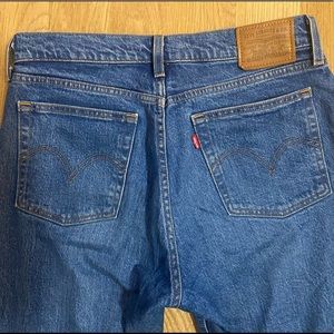 Levi’s Wedgie ankle fit size 28